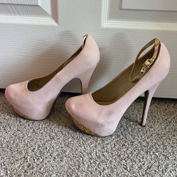 Light Pink Heels  - Picture 3 of 12